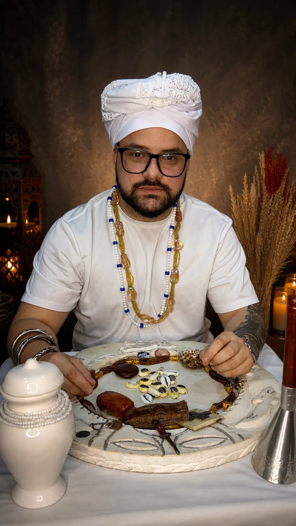Pai Kassu em um ambiente de orienta&ccedil;&atilde;o espiritual